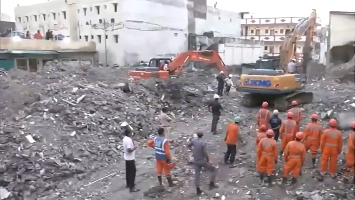 | Photo: X/@ANI : Surat Building Collapse: 7 Dead, Search Ops Underway